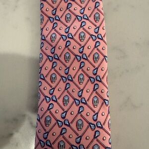 Vineyard vines boys pink lacrosse tie